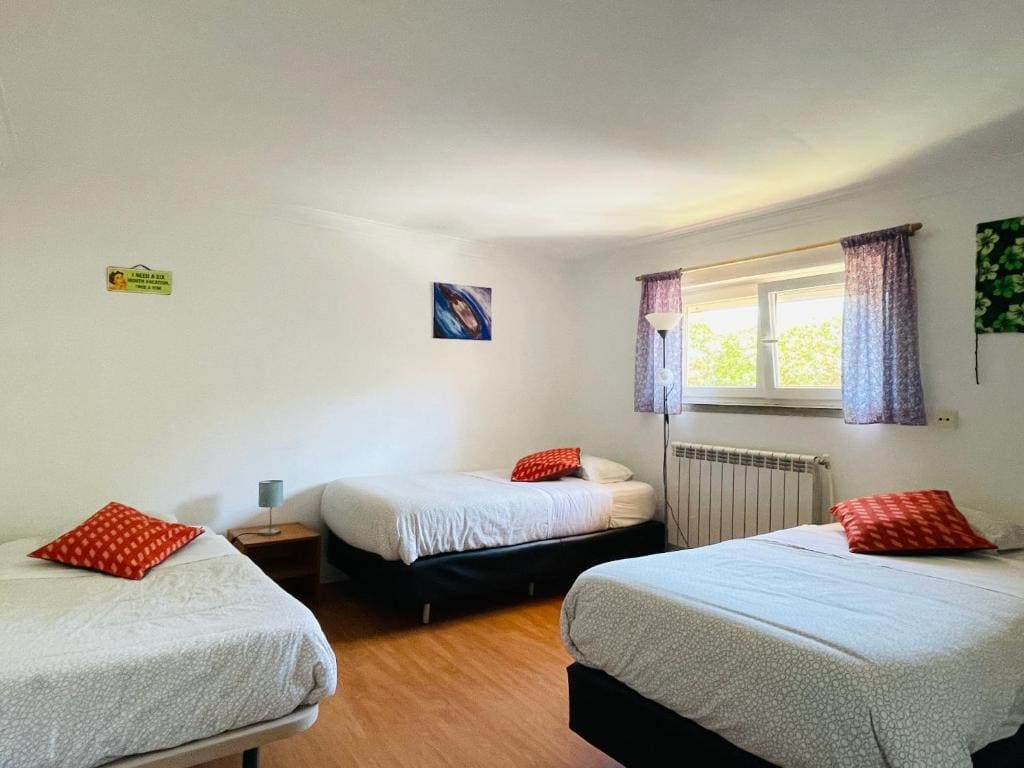 Triple Room with Shared Bathroom room - Image 1