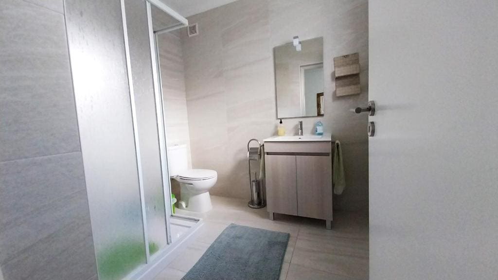Double Room with Private Bathroom room - Image 2