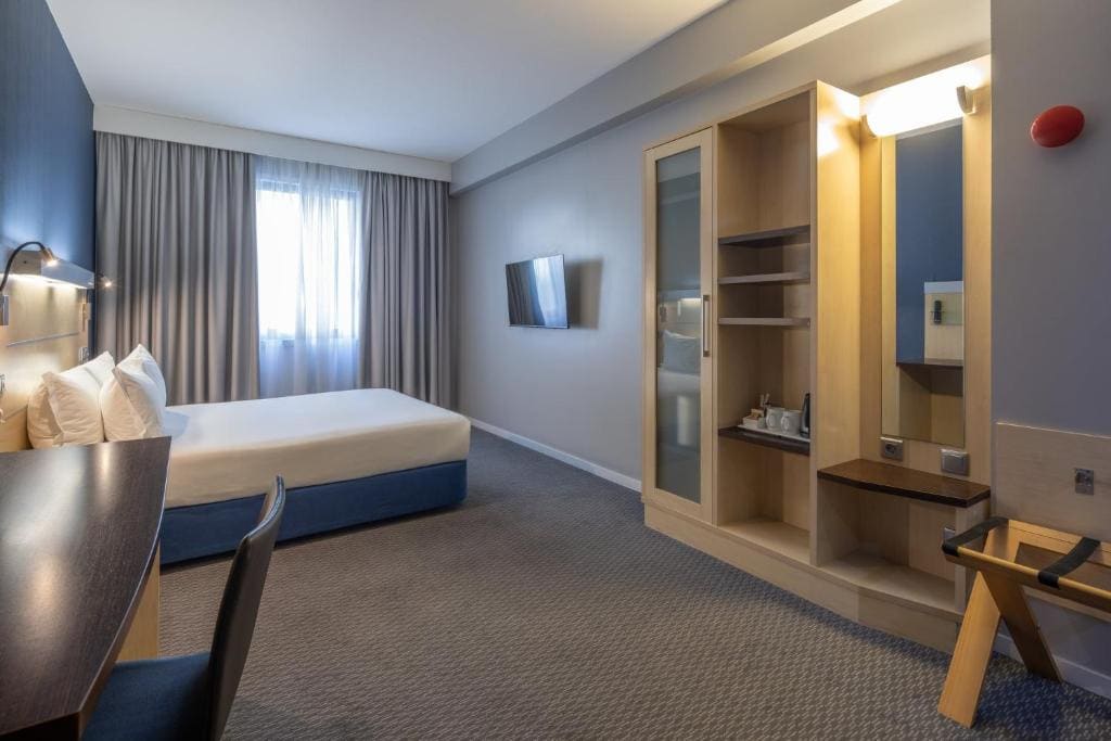 Standard Double Room with Free Breakfast - Accessible room - Image 1