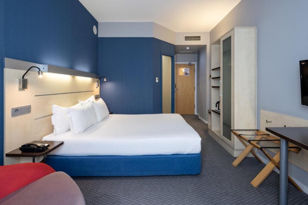 Standard Twin Room - Free Breakfast room - Image 2