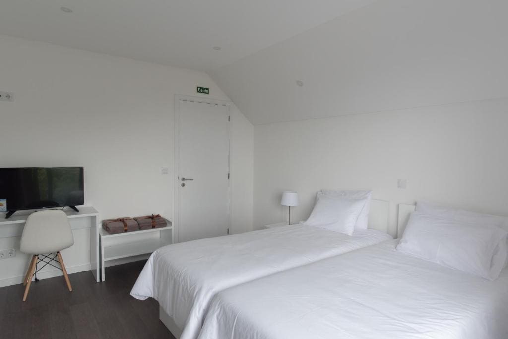 Superior Double or Twin Room with Sea View room - Image 2