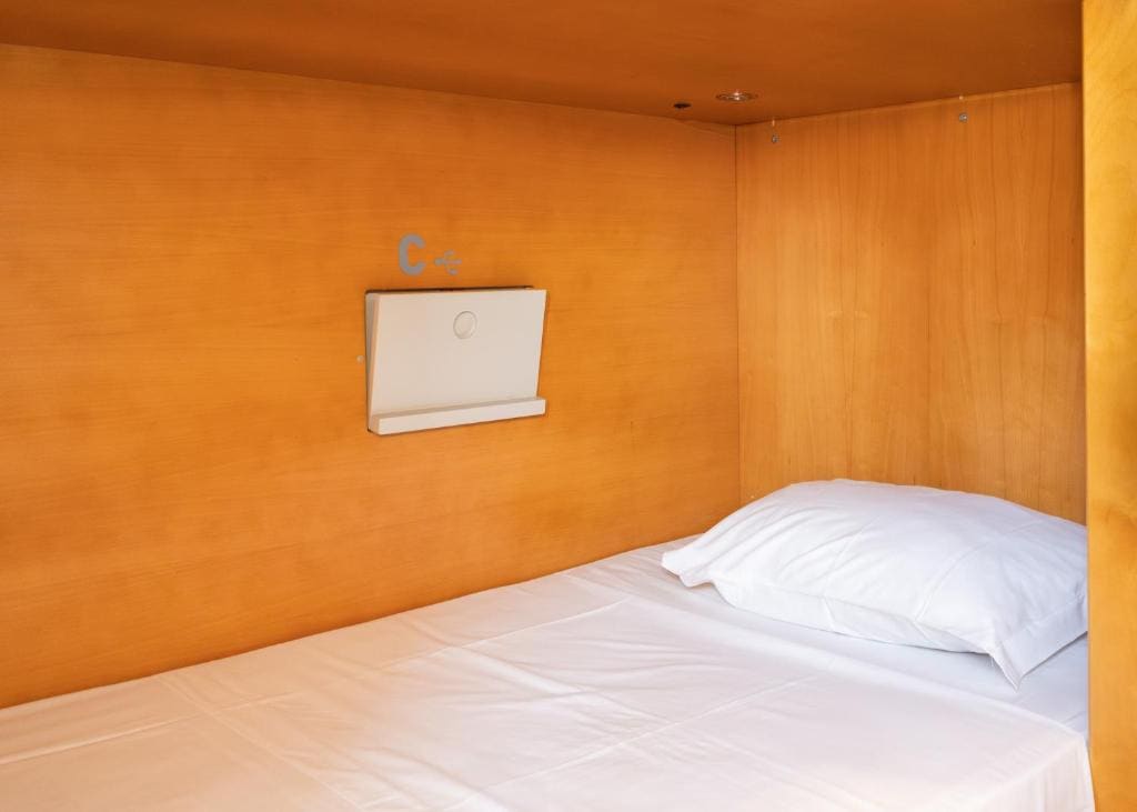 Bed in 8-Bed Mixed Dormitory Room room - Image 3
