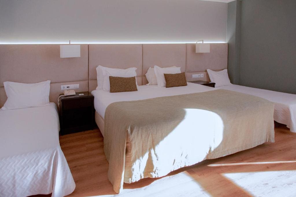 Family Room room - Image 2