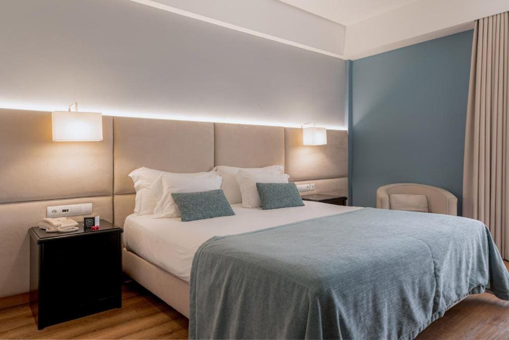 Standard Room with Double Bed room - Image 2