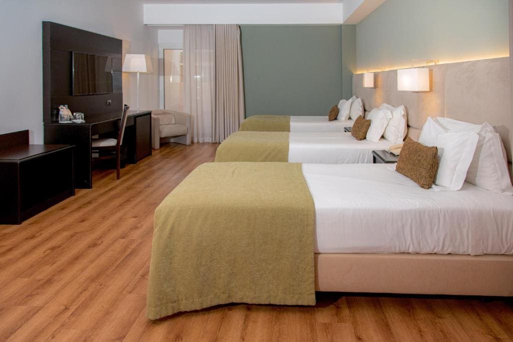 Standard Twin Room room - Image 2