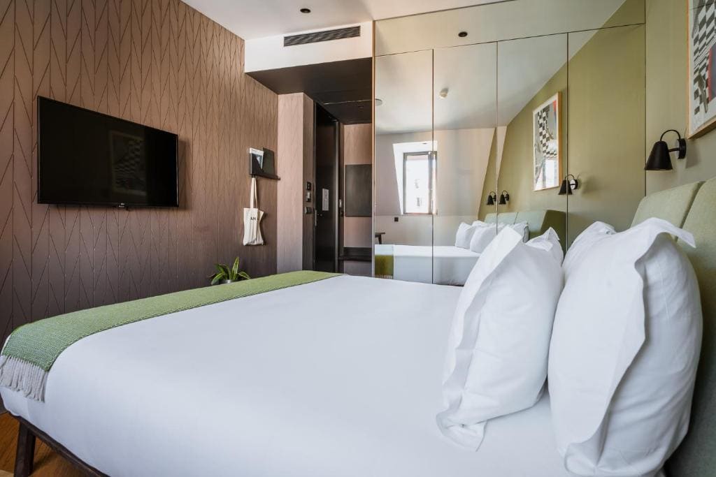 Small Double Room room - Image 2