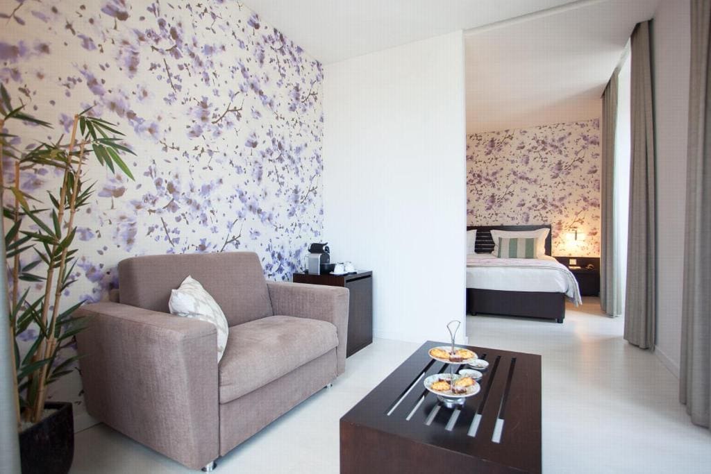 Suite with Rossio Square View room - Image 3