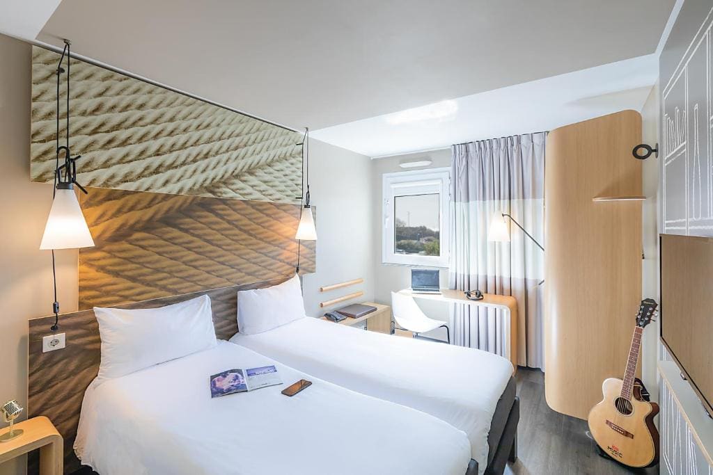 Standard Twin Room room - Image 2