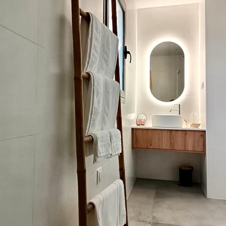 Double Room with Private Bathroom room - Image 3