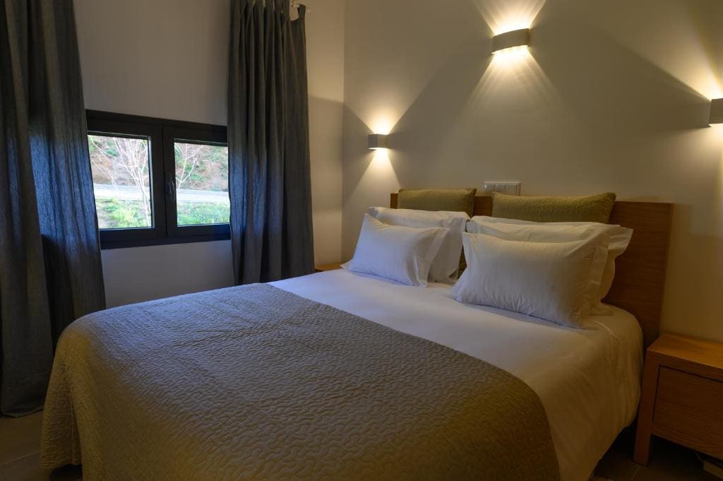 One-Bedroom House room - Image 2