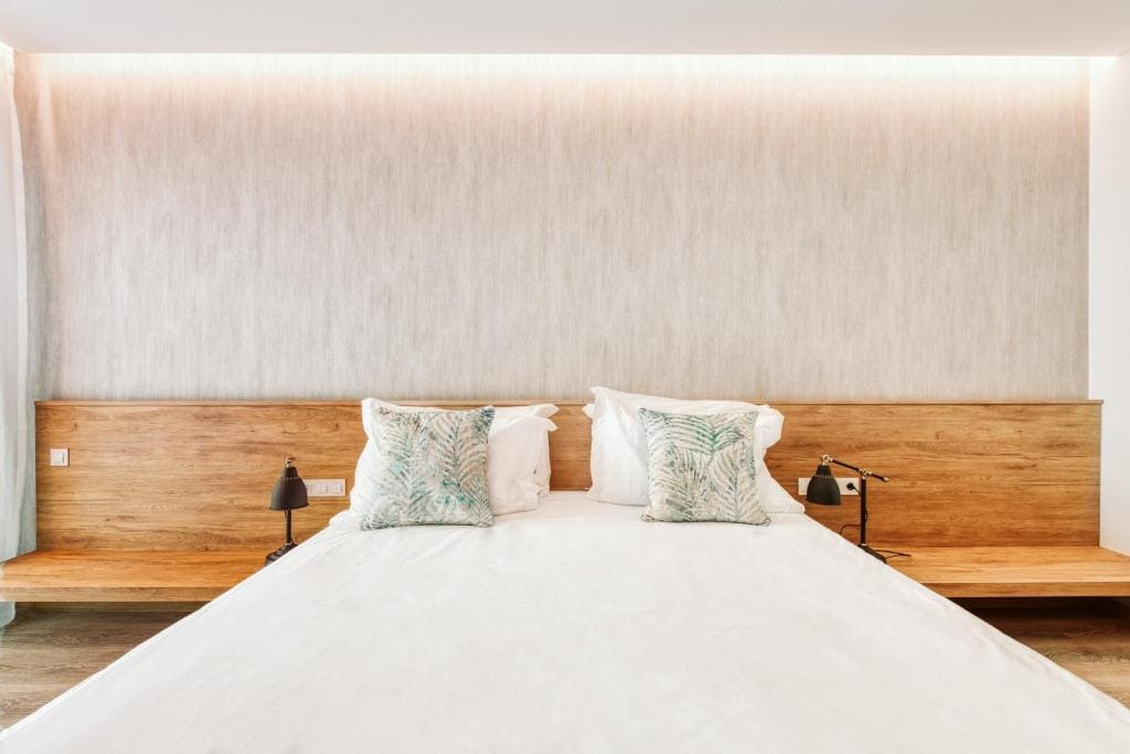 Premium Suite with Sea View room - Image 1