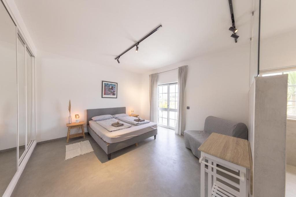 Double Room with Private Bathroom room - Image 3