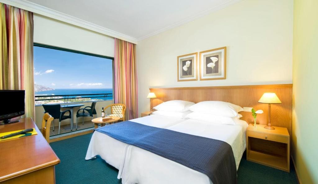 Double or Twin Room with Sea View room - Image 1