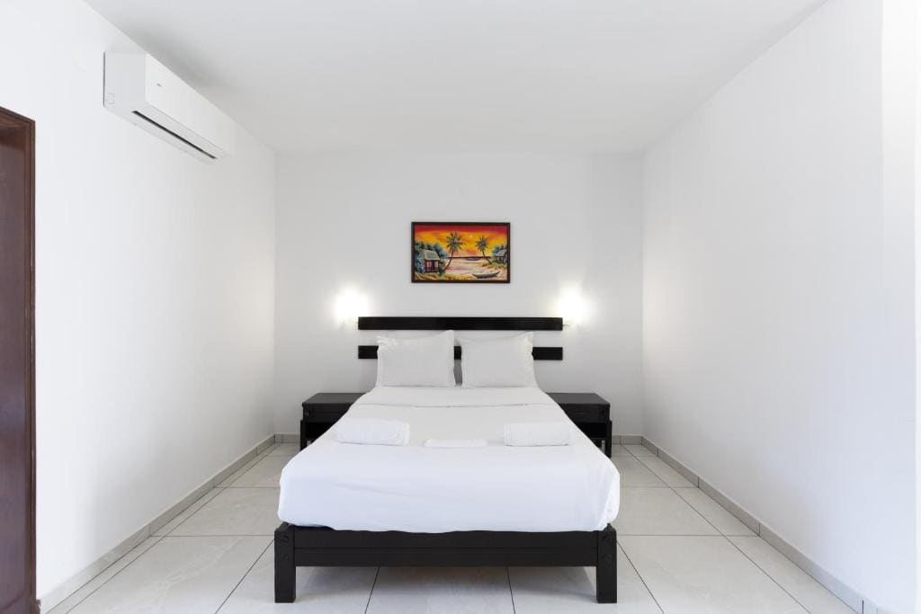 Family Room room - Image 3