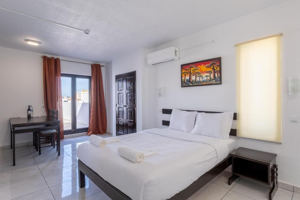 Deluxe Studio room - Image 2