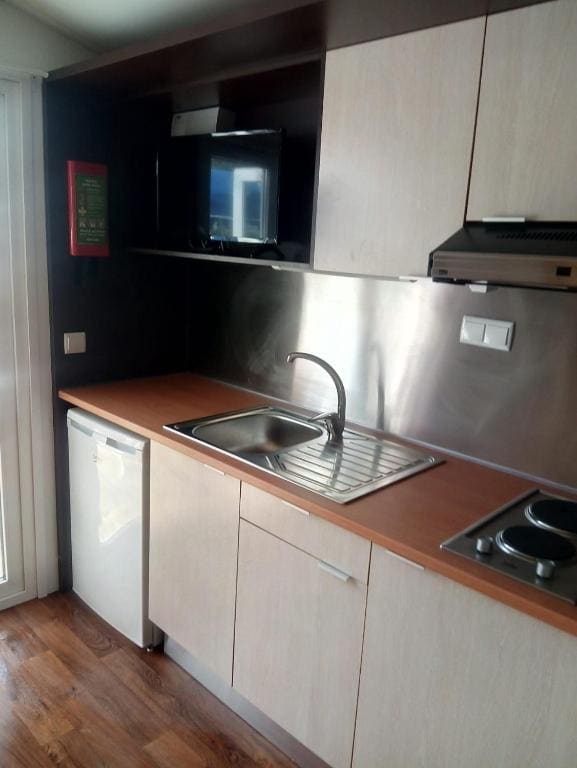 Mobile Home room - Image 3