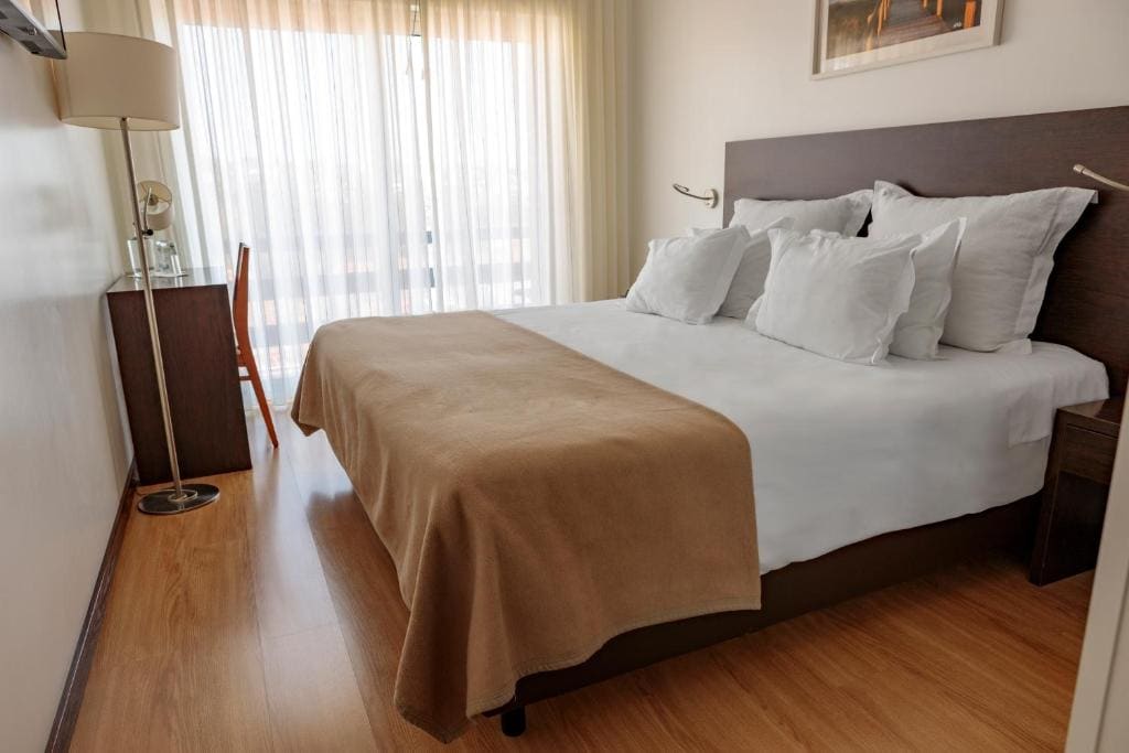Standard Double or Twin Room room - Image 1