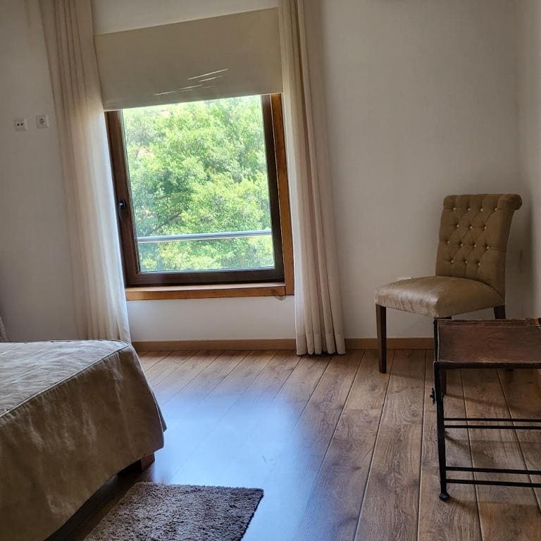 Deluxe One-Bedroom Apartment room - Image 2