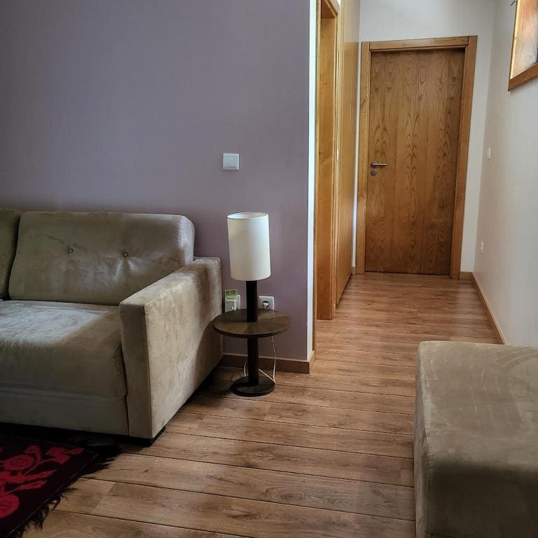 Deluxe One-Bedroom Apartment room - Image 1