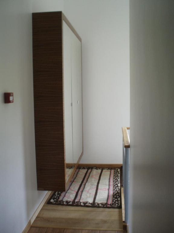 Five-Bedroom House room - Image 2