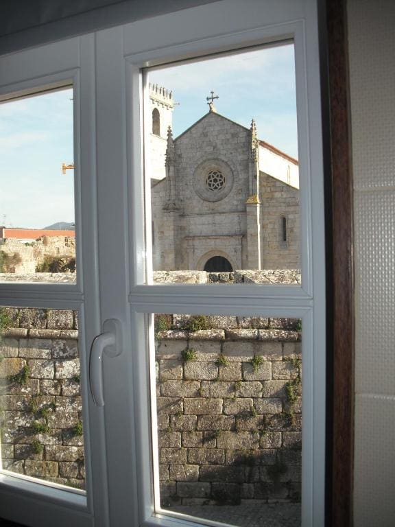 Double Room with River View room - Image 1