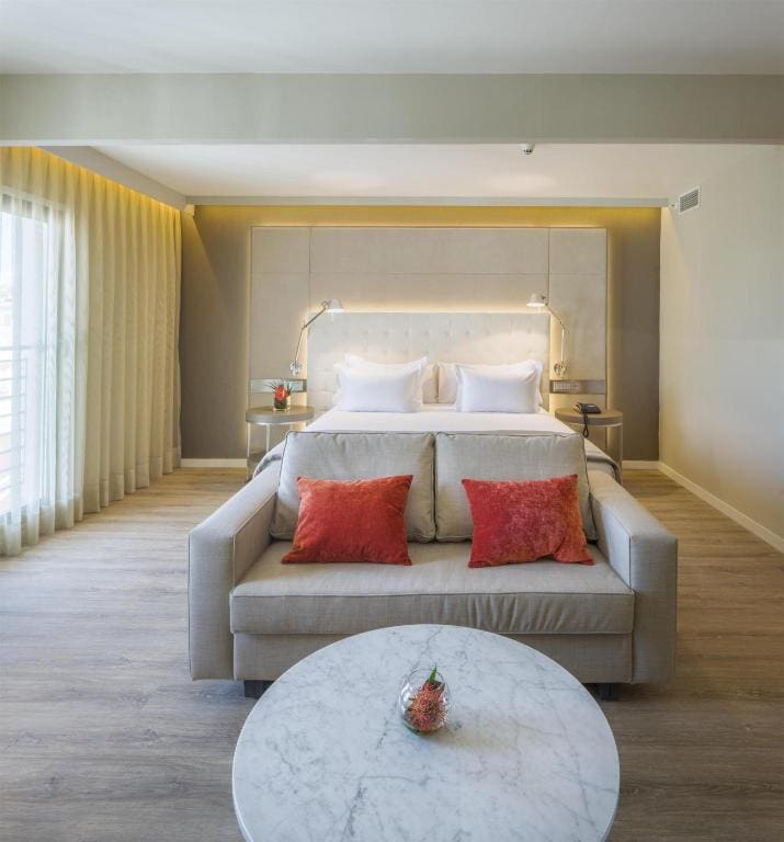 Suite with View and Terrace room - Image 3