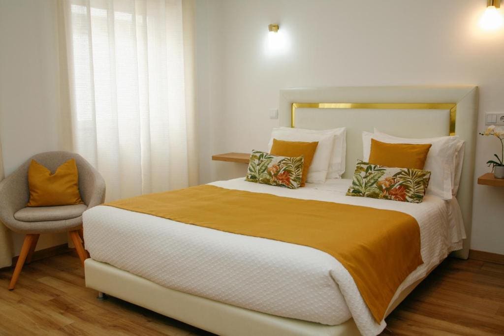 Family Room room - Image 3