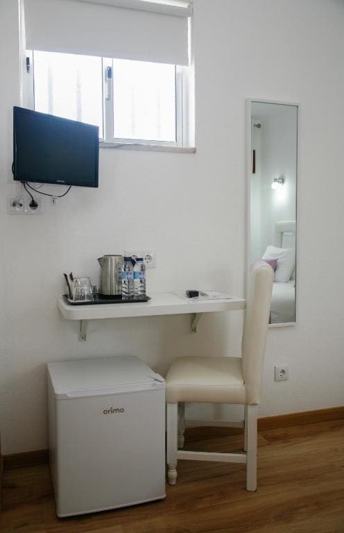Budget Double Room room - Image 2