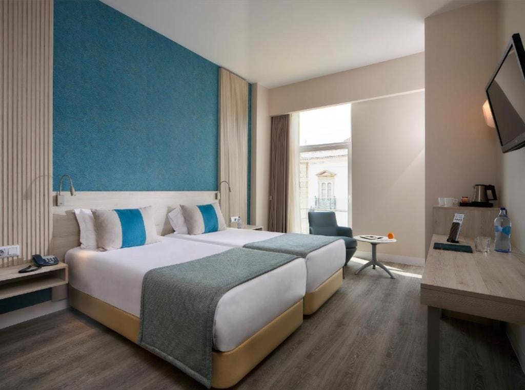 Deluxe Double or Twin Room room - Image 3