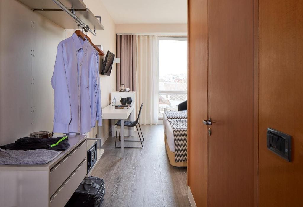 Superior Double or Twin Room room - Image 2