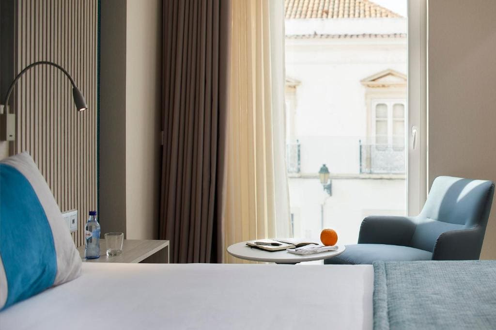 Premium Double or Twin Room room - Image 3