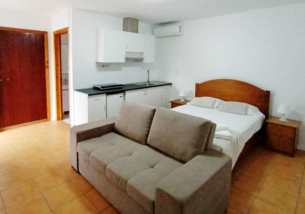Deluxe Family Room room - Image 3