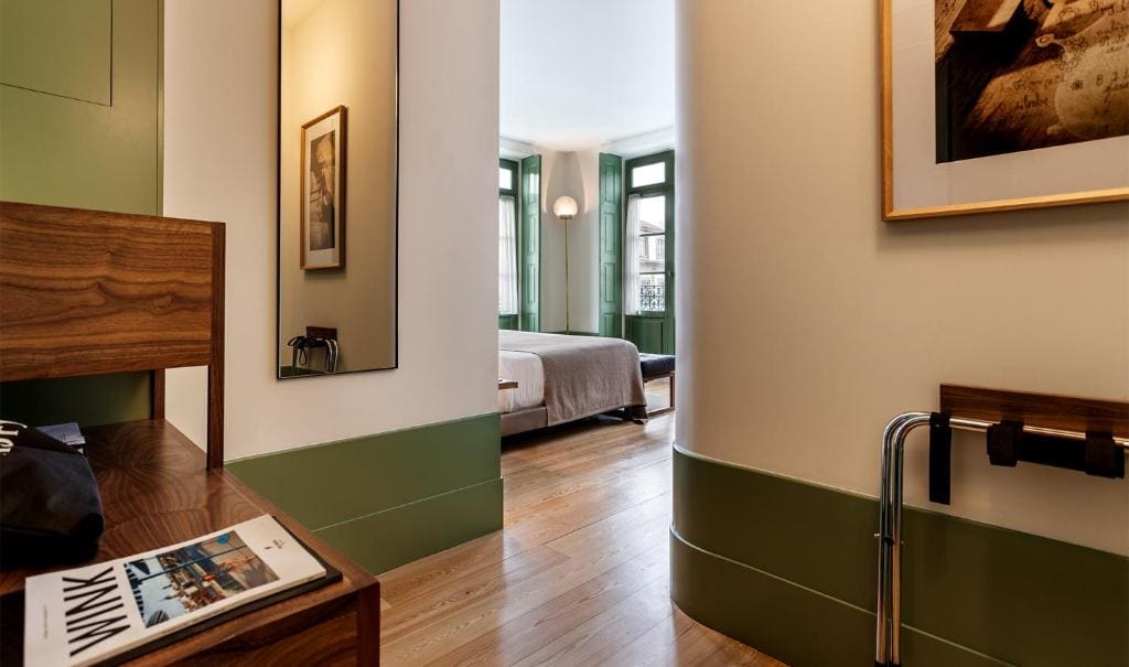 Double Room with Balcony room - Image 2