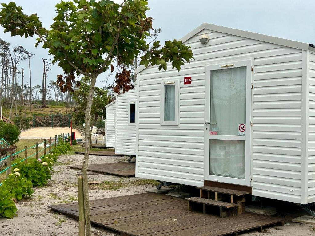 Caravan with Shared Bathroom room - Image 1