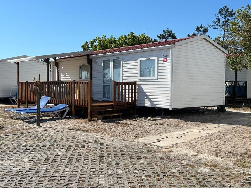 Mobile Home room - Image 2