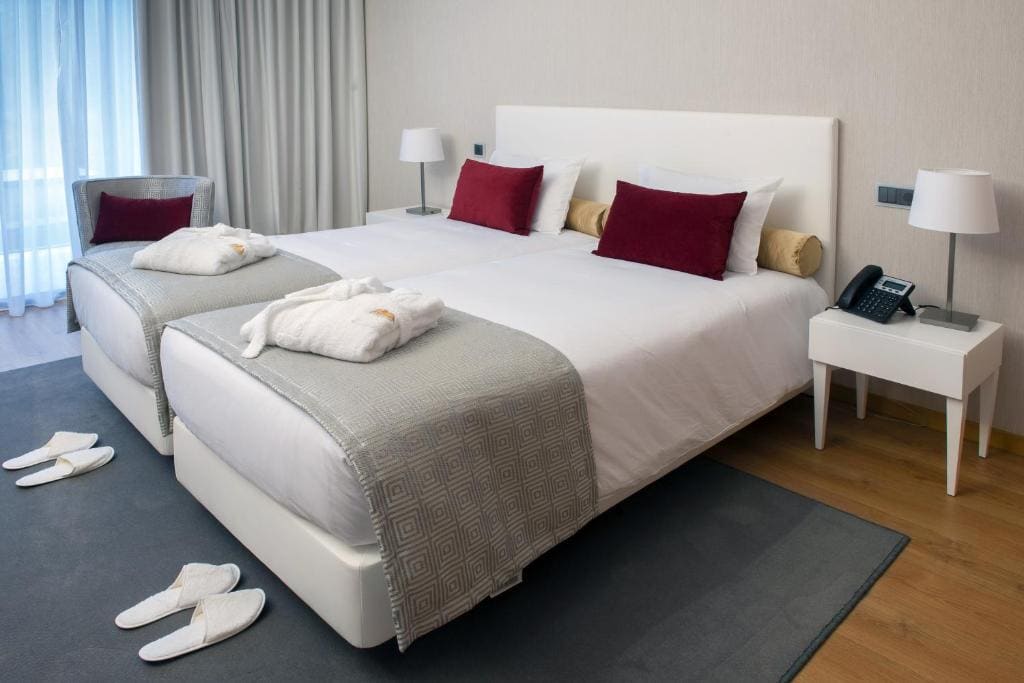 Twin Room with Balcony room - Image 1