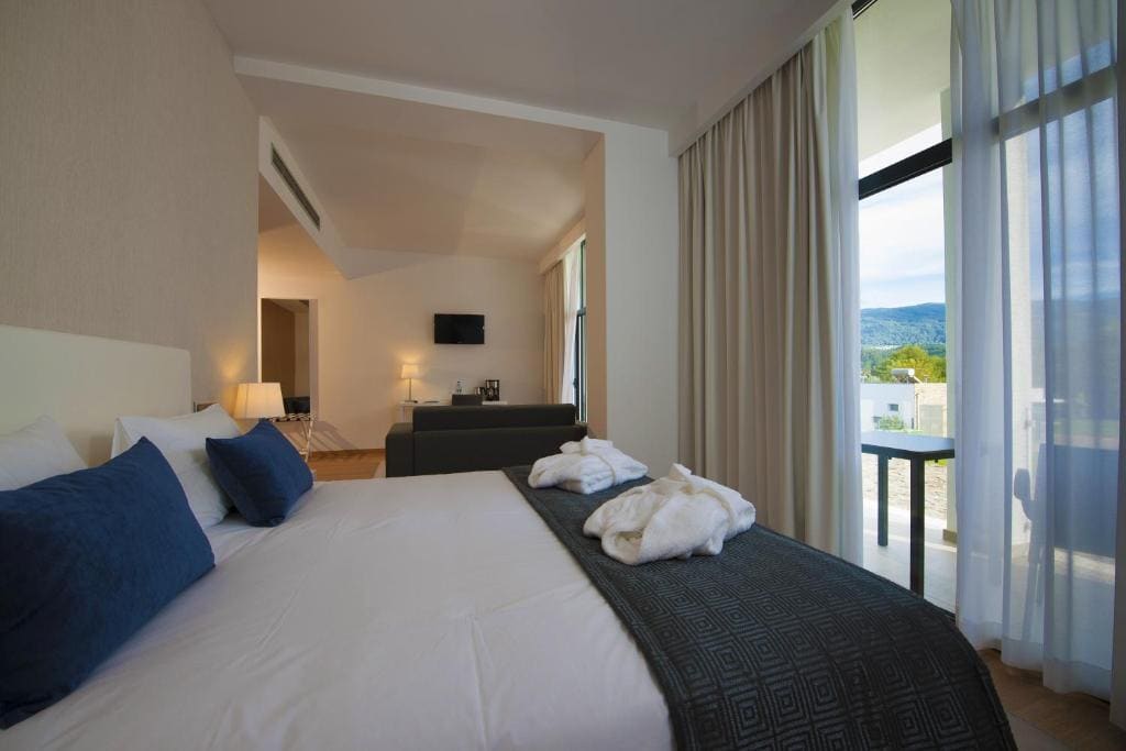 King Studio with Sofa Bed room - Image 1