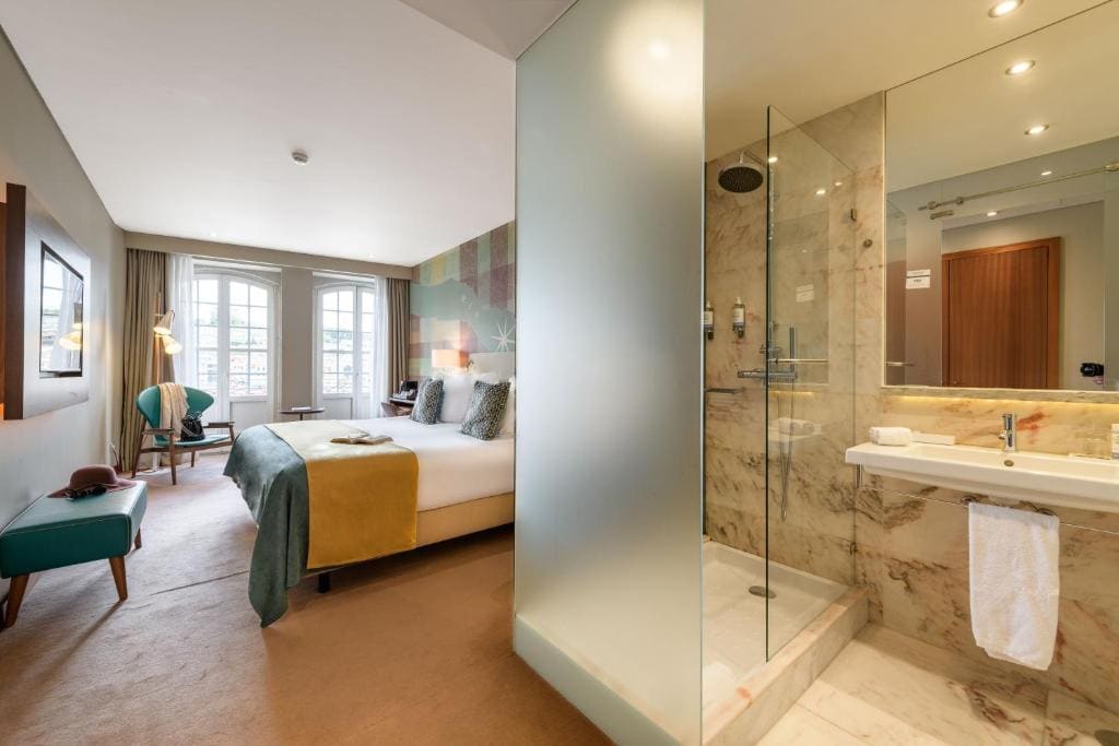 Triple Room Vintage with River View and Balcony room - Image 3