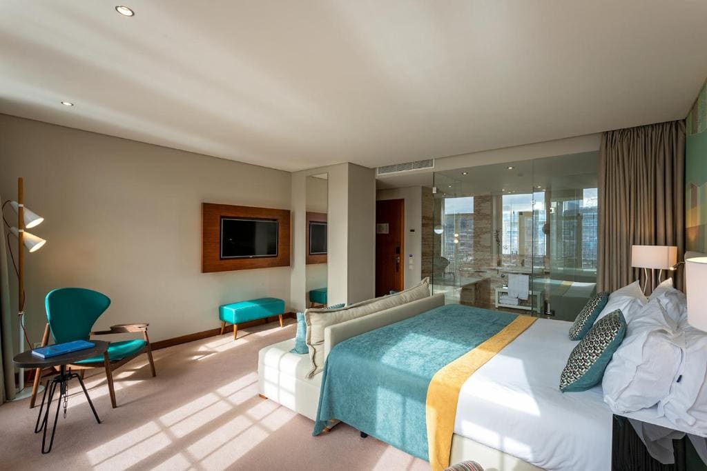 Double or Twin Vintage Grand with balcony room - Image 2