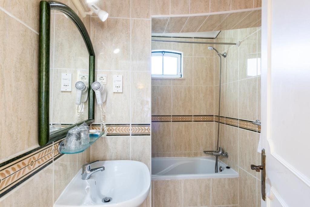 Special Offer - Double or Twin Room room - Image 3