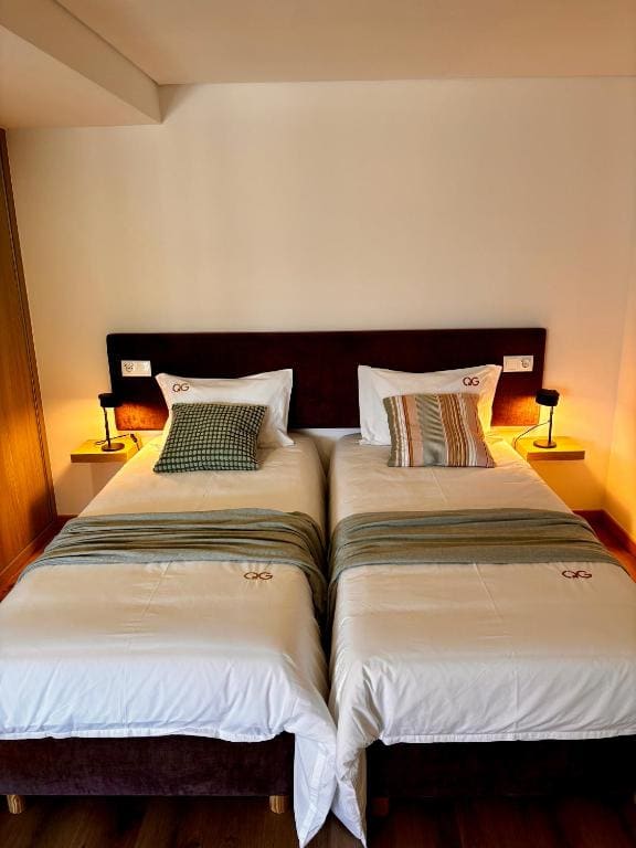 Twin Room with Mountain View room - Image 2
