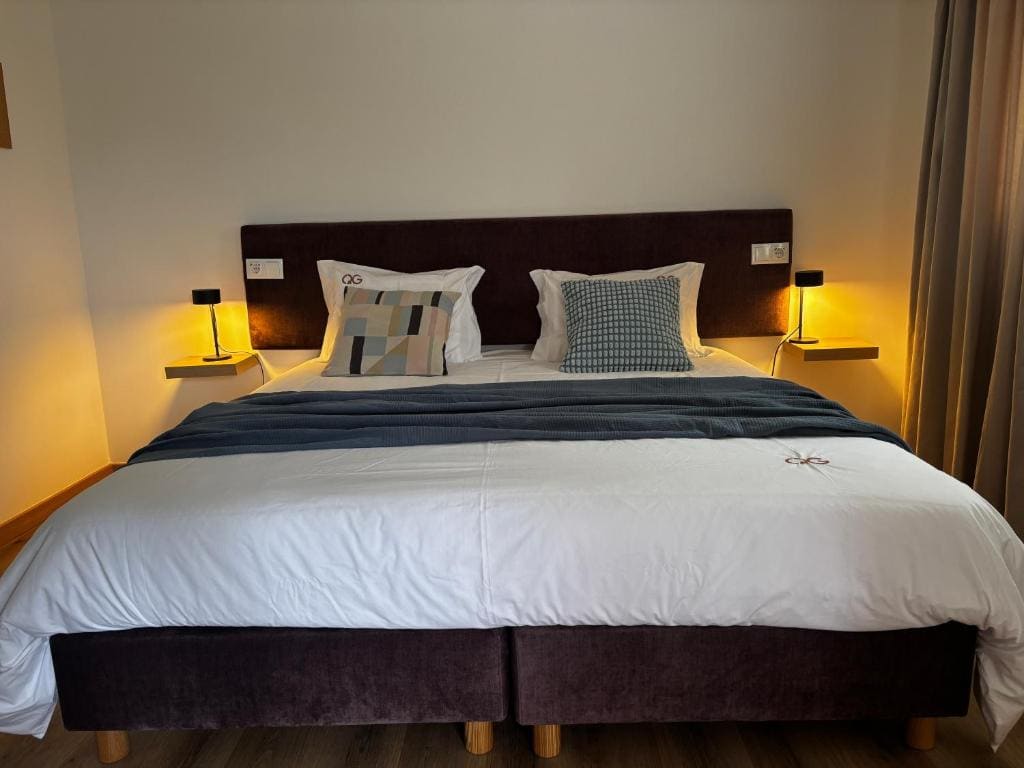 Deluxe Twin Room room - Image 2