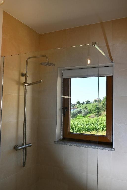 Double Room with Pool View room - Image 2