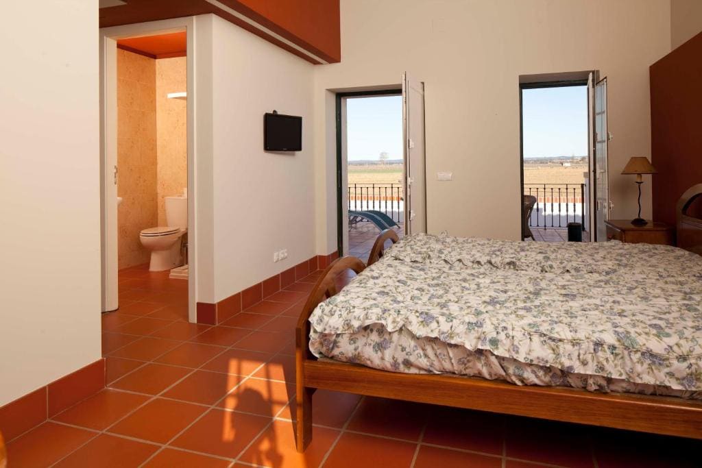 Family Room room - Image 3