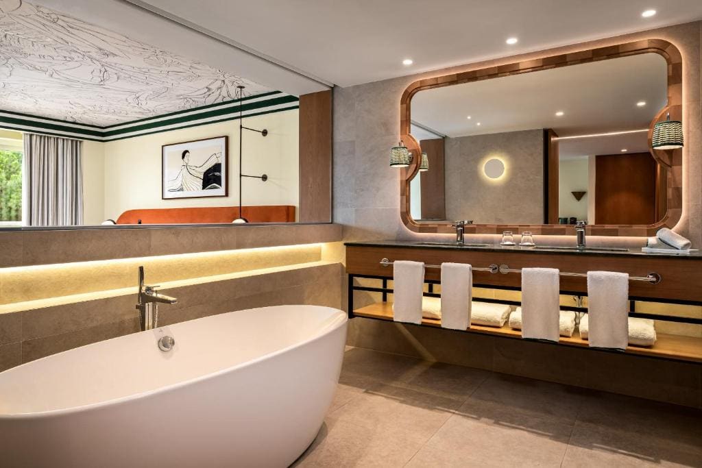 Signature Suite room - Image 3
