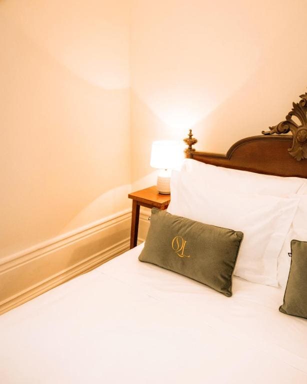 Deluxe Suite room - Image 2