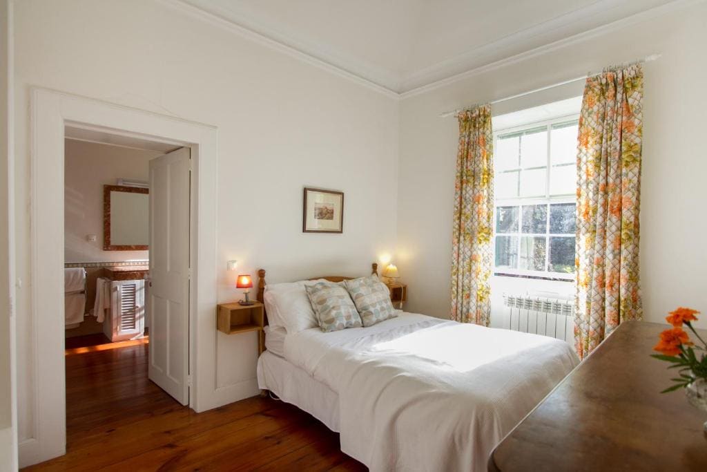 Double Room with Private Bathroom room - Image 3