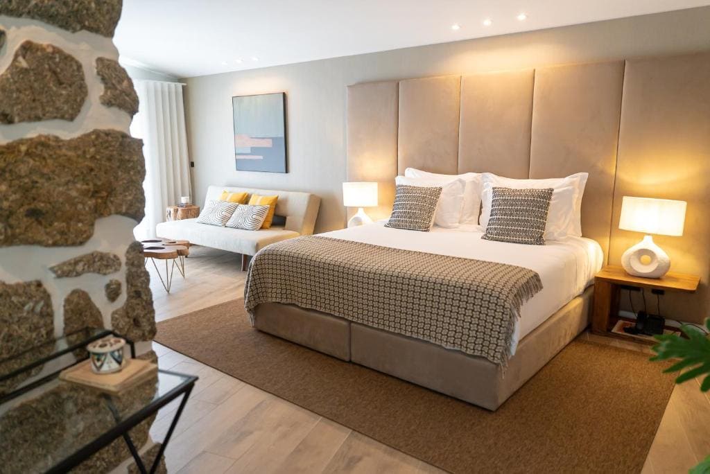 Deluxe Double or Twin Room with Balcony room - Image 3