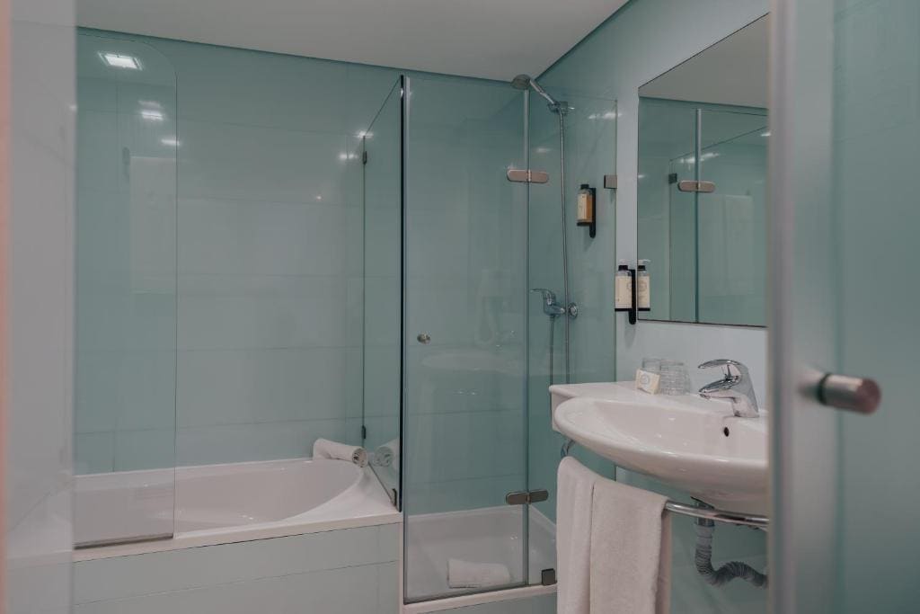 Superior Double Room room - Image 3