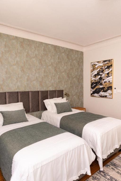 Double Room with Mountain View room - Image 3
